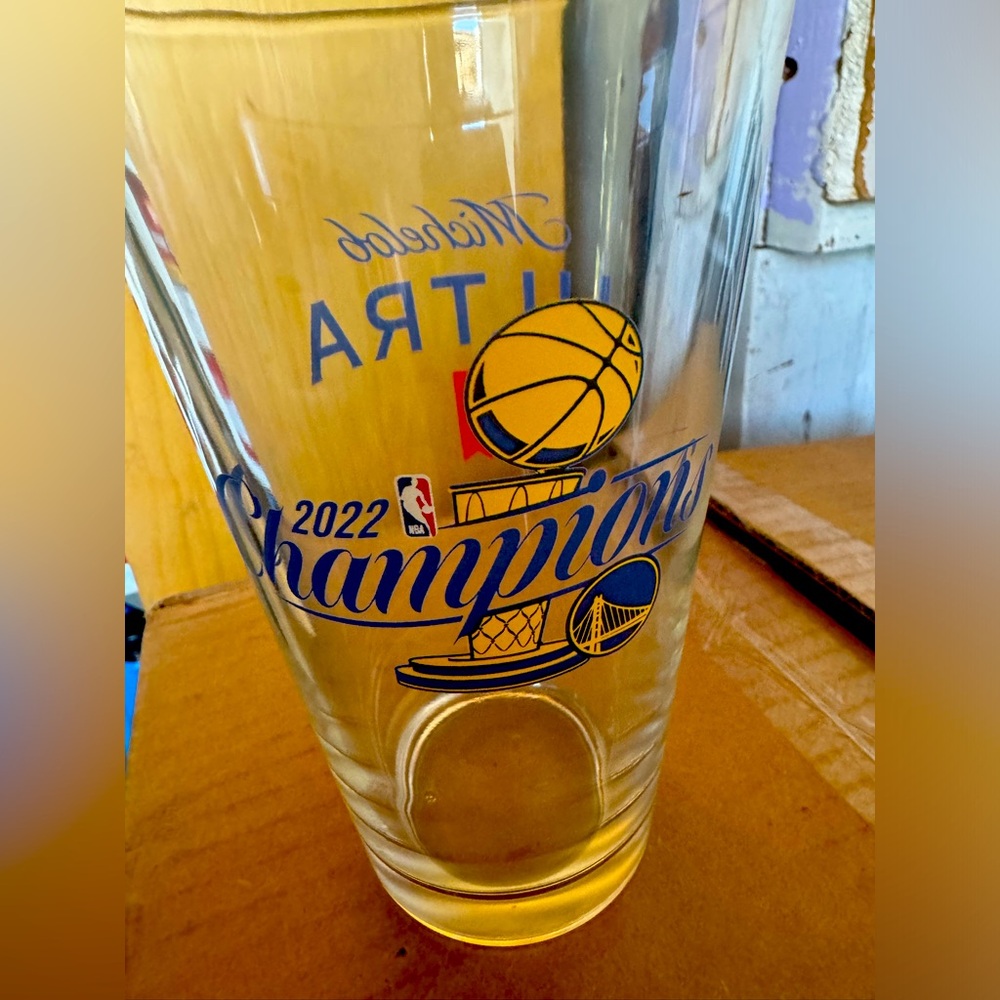 Golden state Warriors /michelob ultra champions 2022 commemorative glass NWT!